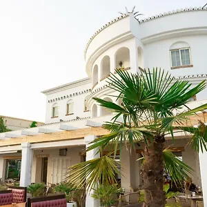 Yucas Hotel